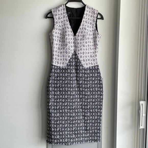 Judith & Charles Dresses & Skirts - JUDITH & CHARLES Black and White Patterned V-neck Dress